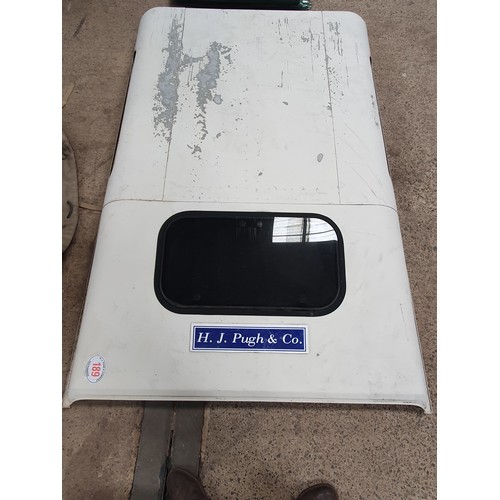 189 - Land Rover Defender 90 roof panel