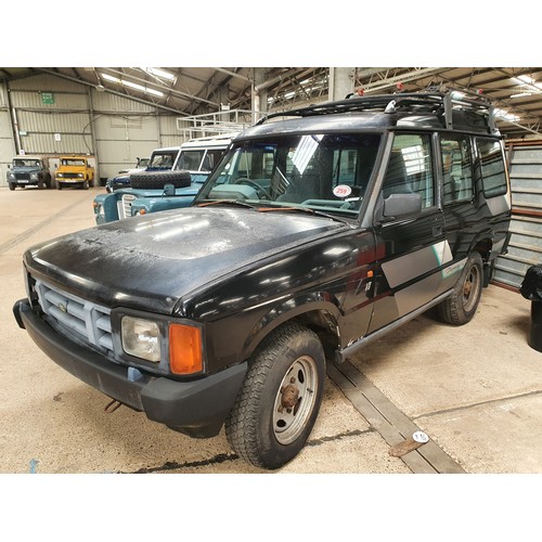 259 - Land Rover early V8 Discovery. 1989. Starts but not used recently. Sills and chassis are fine, front... 