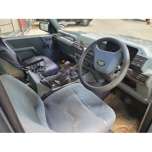 259 - Land Rover early V8 Discovery. 1989. Starts but not used recently. Sills and chassis are fine, front... 