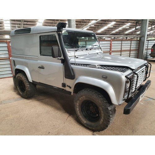 267 - Land Rover Defender 90 TD5, 2004. 
Runs and drives, MOT until 01.11.23, engine has been remapped, re... 