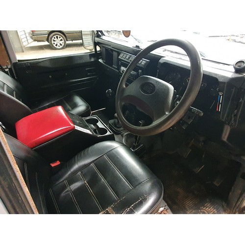 267 - Land Rover Defender 90 TD5, 2004. 
Runs and drives, MOT until 01.11.23, engine has been remapped, re... 