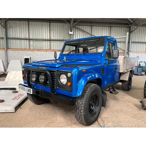 271 - Land Rover Defender 130 tipper 200TDI. 1992. Runs and drives. 12 Months MOT with no advisories, 1500... 