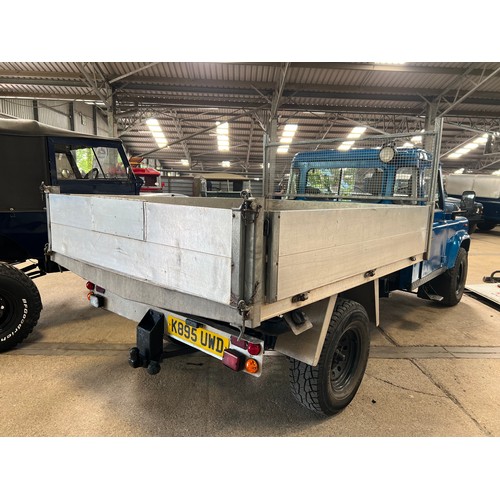 271 - Land Rover Defender 130 tipper 200TDI. 1992. Runs and drives. 12 Months MOT with no advisories, 1500... 