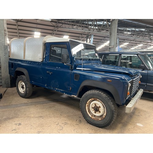 262 - Land Rover Defender 110 TD5. LWB. Current owner since 2003, good service history. 
Reg. CE03 YBG. V5... 