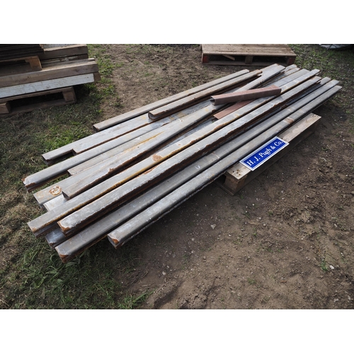 459 - Quantity of steel door runner