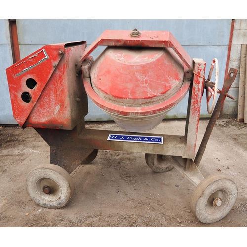 552 - Cement mixer with Lister diesel engine