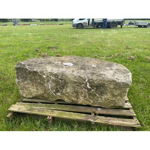 773 - Large rockery stone