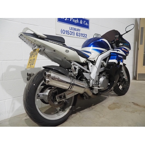 863 - Suzuki SV1000S motorcycle, 2004, 996cc.
Frame no. JS1BX132200101045
Engine no. T508- 105425
Runs and... 