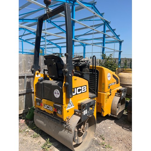 36 - JCB VMT-260-120 roller. Runs