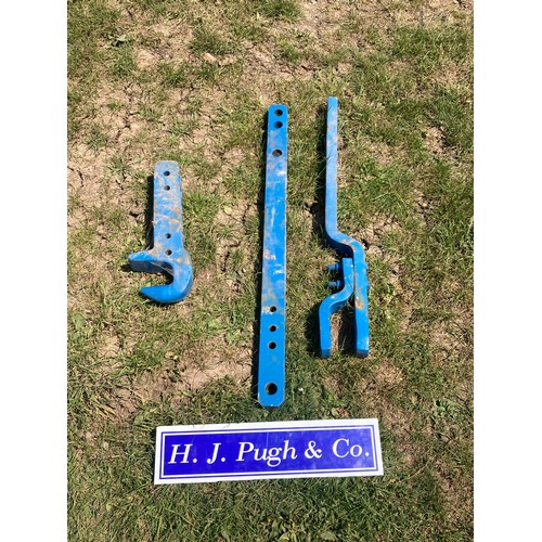 120 - Ford drawbar and pick up hitch parts