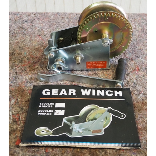 966 - 2 Geared hand winch 25ft of webbing