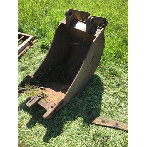 571 - 18” Bucket for Case digger