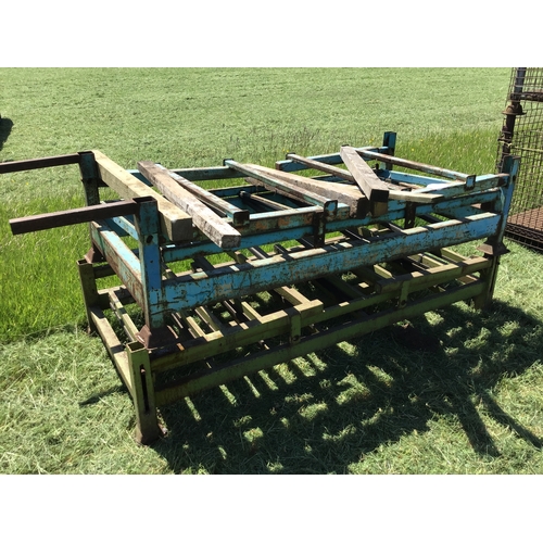 582 - Heavy duty metal stillages - 2