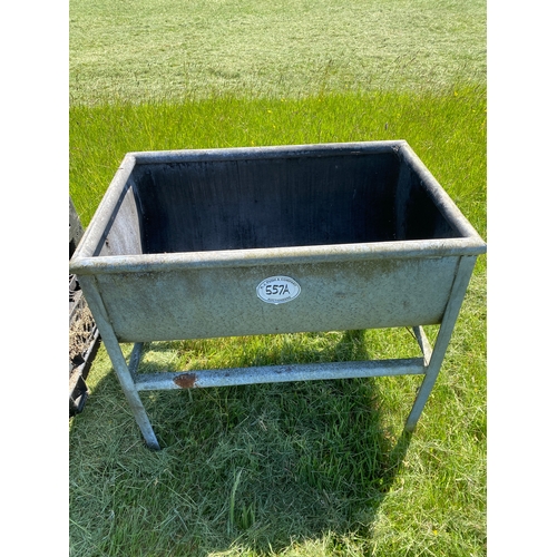 557A - Galvanised wash sink 3ft x 2ft