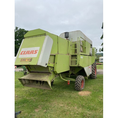 1750 - Class Dominator 76 combine complete with header. Runs and drives. 3629 hours. Reg. B392 YKM. V5 and ... 