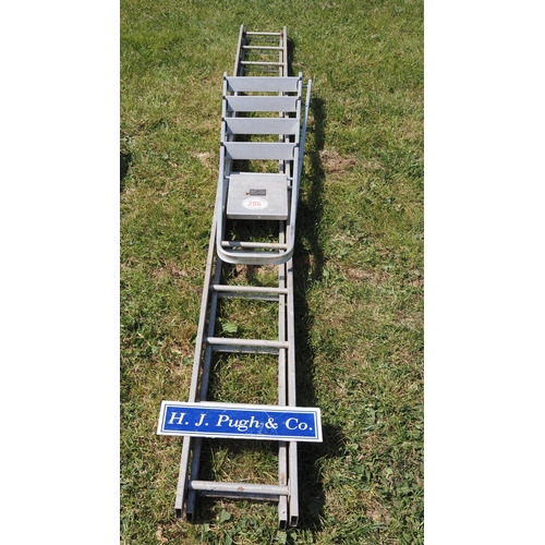 286 - Step ladder and ladder