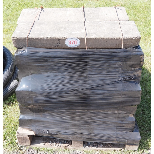 370 - Pallet of kerbstone