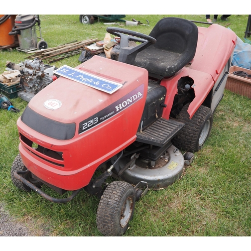 447 - Honda 2213 ride on mower