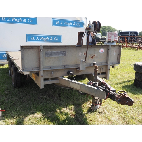 1673 - Twin axle flat bet trailer with loading ramps 10 x 6ft