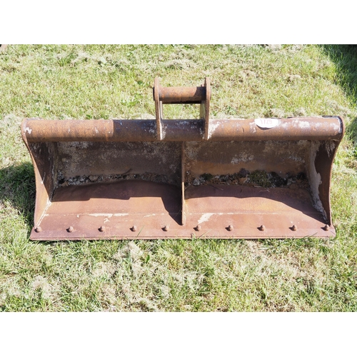 1729 - Digger bucket 5ft