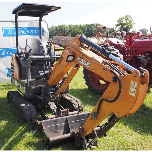 1742 - Case CX18C Mini digger. 2017. Runs and drives, expandable undercarriage and spare bucket. Key in off... 