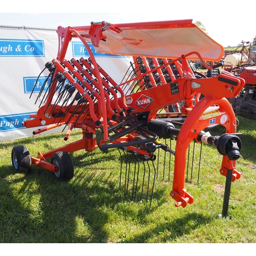 1745 - Kuhn GA4431 2019 hay rake, equal to new