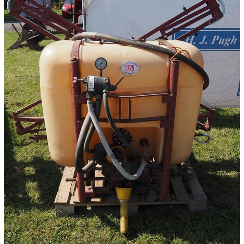 1779 - Crop sprayer 400l capacity