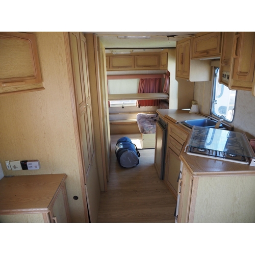 1786 - Swift Conqueror caravan 18ft