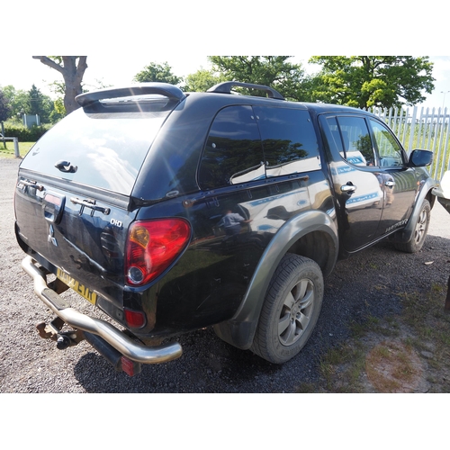 1799 - Mitsubishi L200 Warrior pickup. Showing 170,000 miles. Needs new clutch and steering oil pipe. MOT u... 