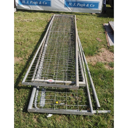 1803 - Galvanised mesh barriers 14ft - 3