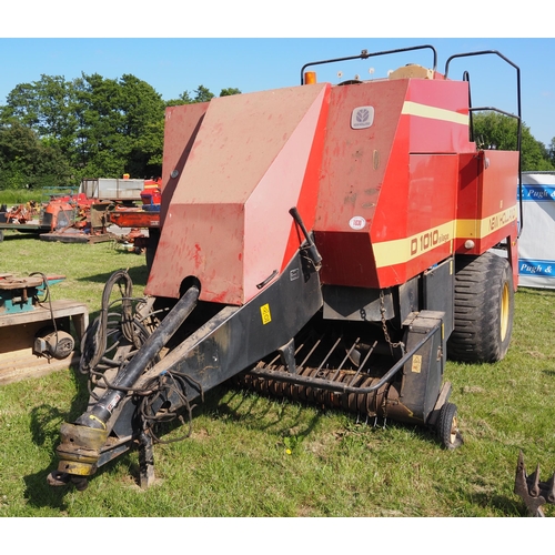 1830 - New Holland D1010 silage 80 x 90 square baler. 1994. Was working when put away last year, serviced b... 