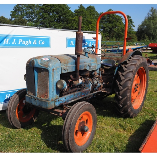 1837 - Fordson Diesel Major tractor. Fitted with roll frame, good rear tyres