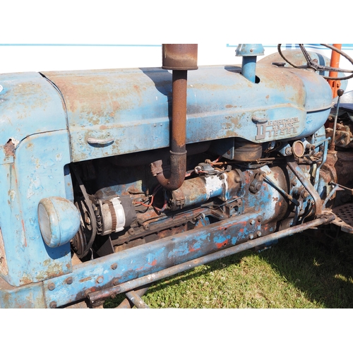 1837 - Fordson Diesel Major tractor. Fitted with roll frame, good rear tyres