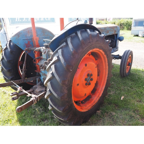 1837 - Fordson Diesel Major tractor. Fitted with roll frame, good rear tyres