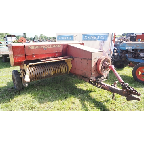 1838 - New Holland 276 super hayliner square baler