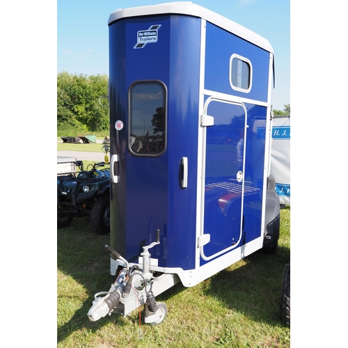 1909 - Ifor Williams HB511 horsebox, 2015. S/No. 5122082. Keys, service history and manuals in office