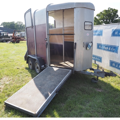 1924 - Ifor Williams horsebox 10 x 5ft