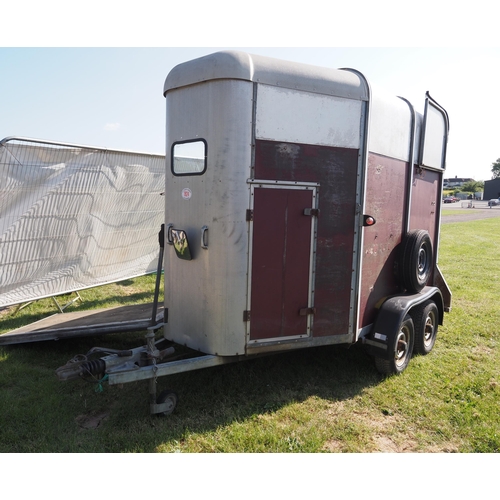 1924 - Ifor Williams horsebox 10 x 5ft