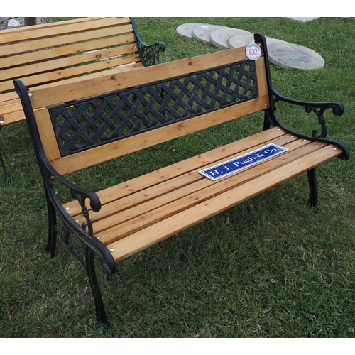 832 - Garden bench