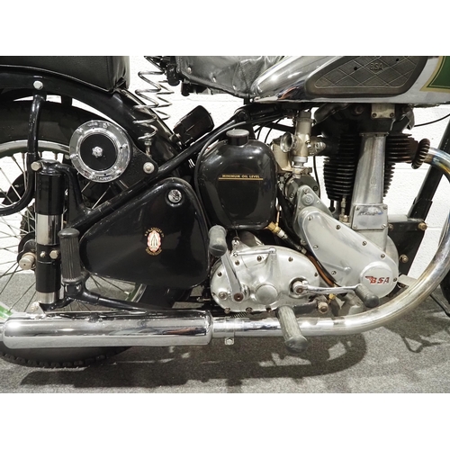 882 - BSA B31 motorcycle, 1949, 350cc.
Frame no. ZB31S.2678
Engine no. ZB31.6084
Runs and rides, has been ... 