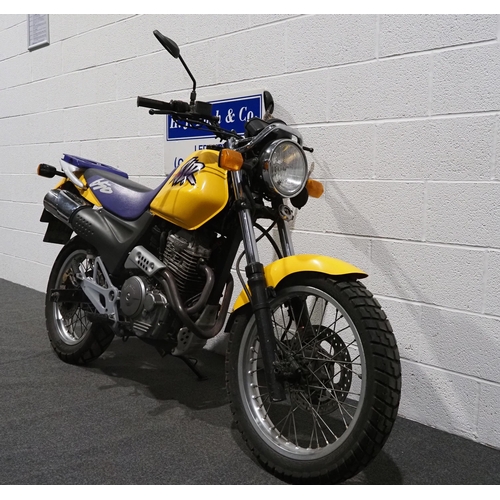 930 - Honda SLR650 motorcycle, 1997, 644cc
Runs and rides, has only completed 400 miles in the last 4 year... 