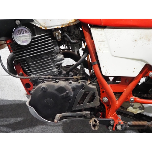 933 - Yamaha XT600 enduro motorbike, 1984, 595cc
Frame no. 43F-0154492
Engine turns over, Italian import, ... 