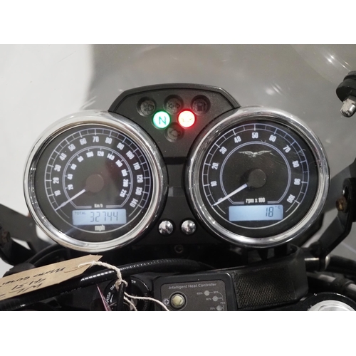 938 - Moto Guzzi V7 classic motorcycle, 2008, 744cc
Frame no. ZGULW00088M111585
Engine no. LM18086
Runs an... 