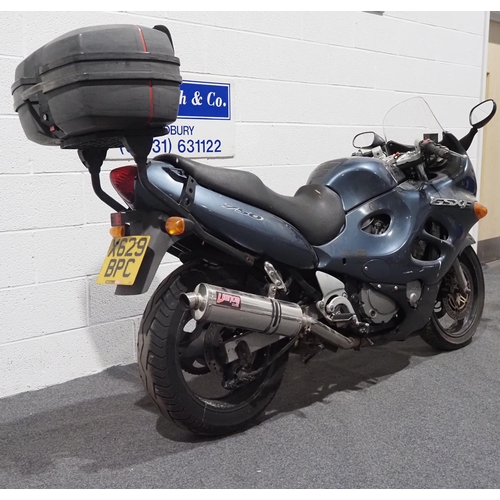 941 - Suzuki GSXF 750 motorcycle, 2001, 749cc
Has been stored for some time, key doesn't turn, was running... 