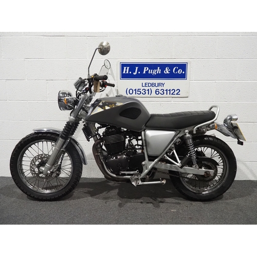 942 - SWM Silver Vase 440 motorcycle, 2018, 445cc
Runs and rides, M.O.T until 06.09.23, comes with origina... 