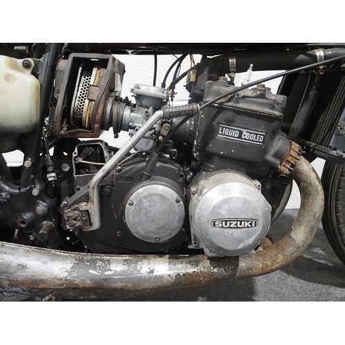 961 - Suzuki GT750 motorcycle project. 1975. 750cc. 
Engine turns over. 
Reg. PBJ137P. V5 and keys.