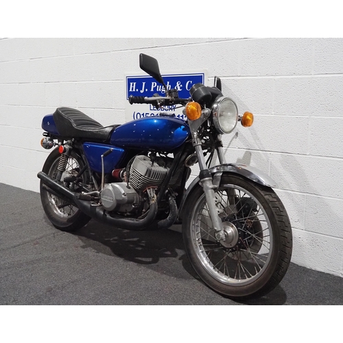 837 - Kawasaki H2 motorcycle, 1975, 750cc
Frame no. H2F44394
Engine no. H2E44691
From a deceased estate, e... 
