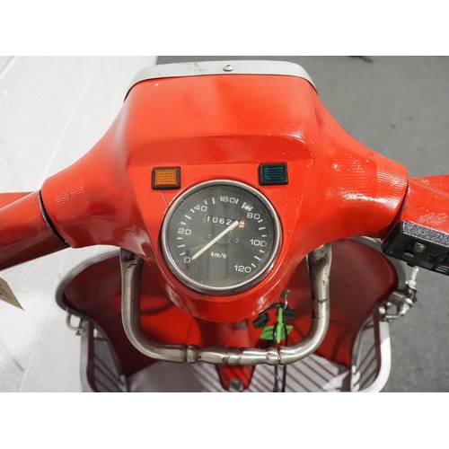 894 - Vespa P150S scooter, 1979, 150cc.
Frame no. VBX1T21295
Engine no. VBX8632
Engine turns over.
Reg. AT... 