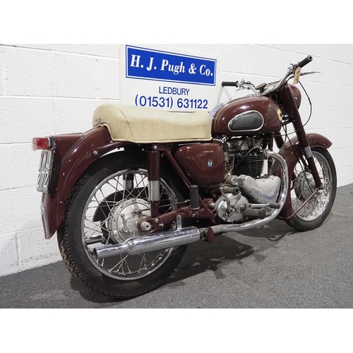 914 - Ariel Huntmaster motorcycle, 1957, 650cc
Frame no. 3190
Engine no. CNLF 5470
Engine turns over.
Reg.... 