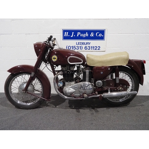 914 - Ariel Huntmaster motorcycle, 1957, 650cc
Frame no. 3190
Engine no. CNLF 5470
Engine turns over.
Reg.... 